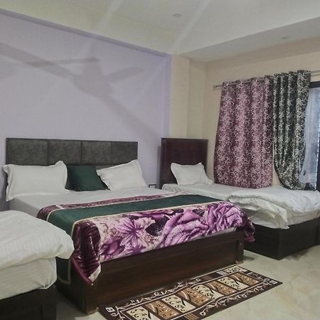 Dixit Residency Hotel Vrindāvan Екстериор снимка