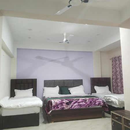 Dixit Residency Hotel Vrindāvan Екстериор снимка