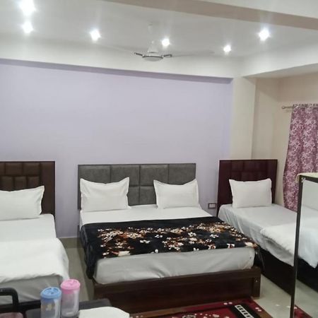 Dixit Residency Hotel Vrindāvan Екстериор снимка