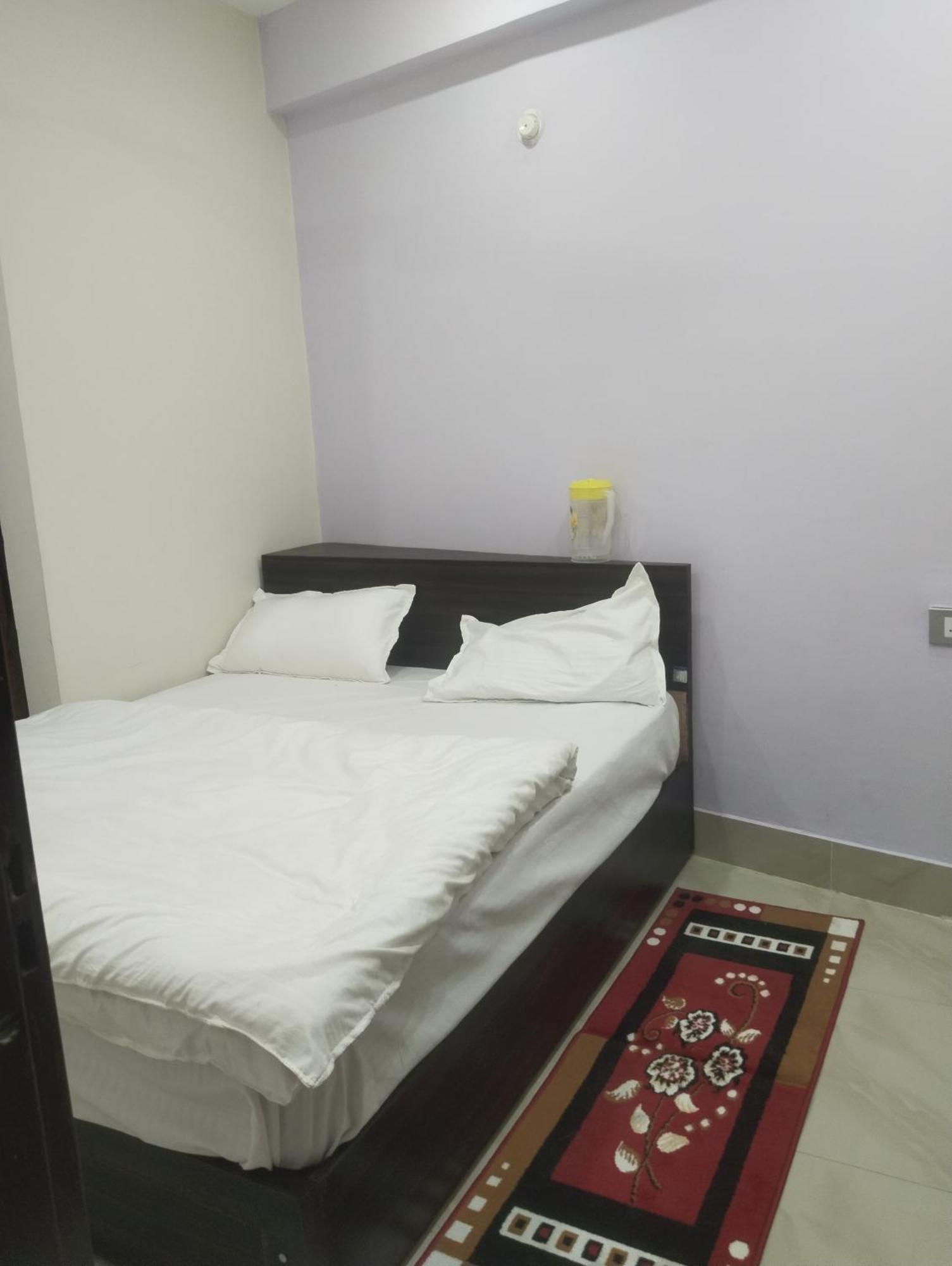 Dixit Residency Hotel Vrindāvan Екстериор снимка