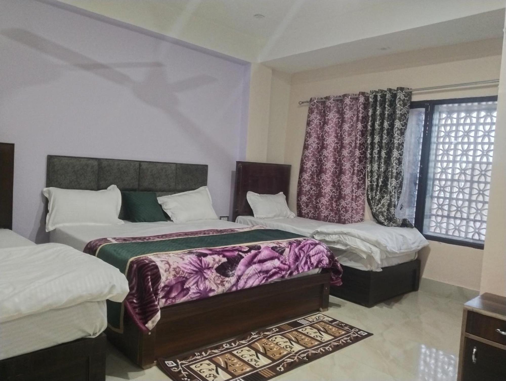 Dixit Residency Hotel Vrindāvan Екстериор снимка