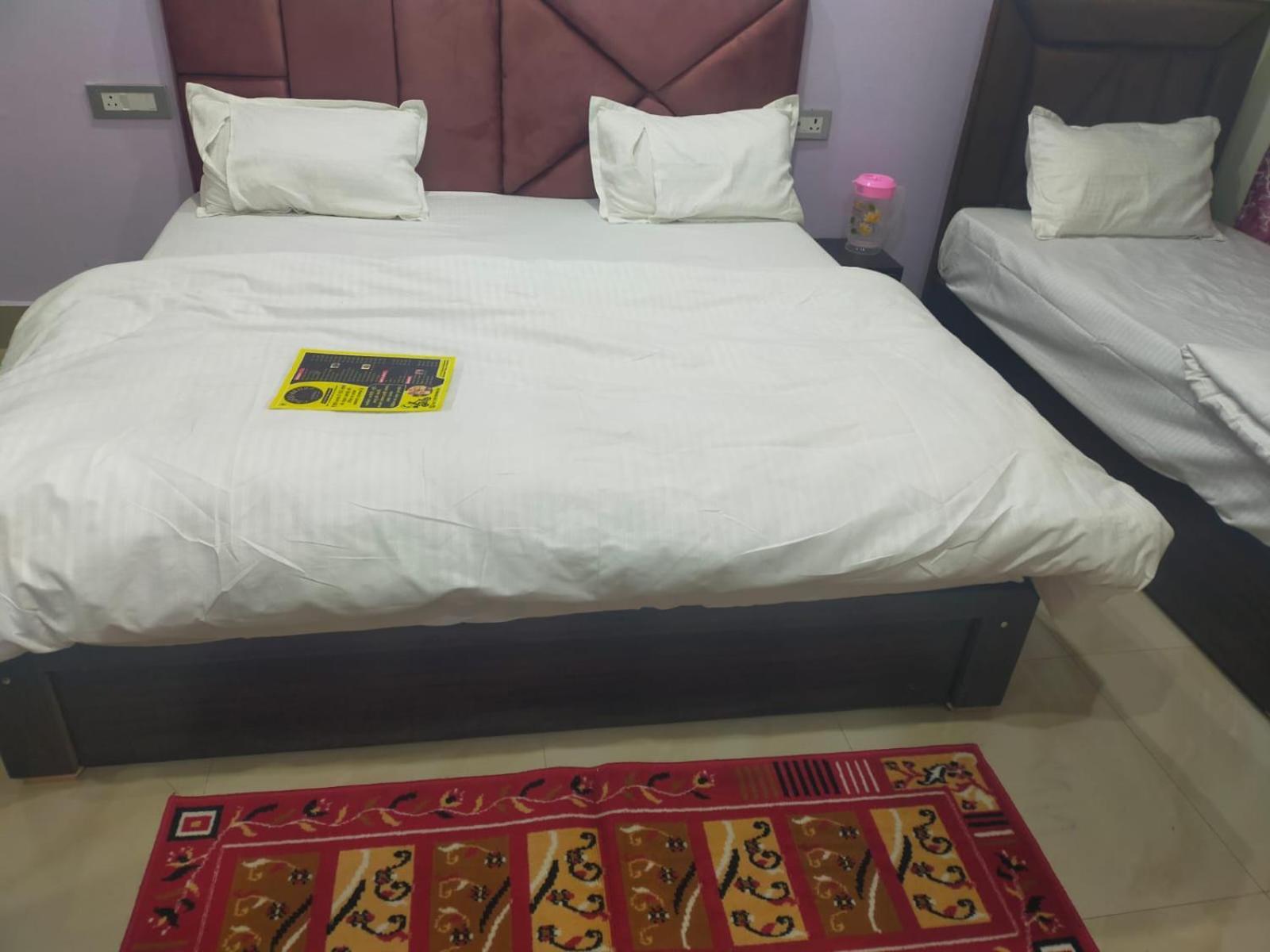 Dixit Residency Hotel Vrindāvan Екстериор снимка