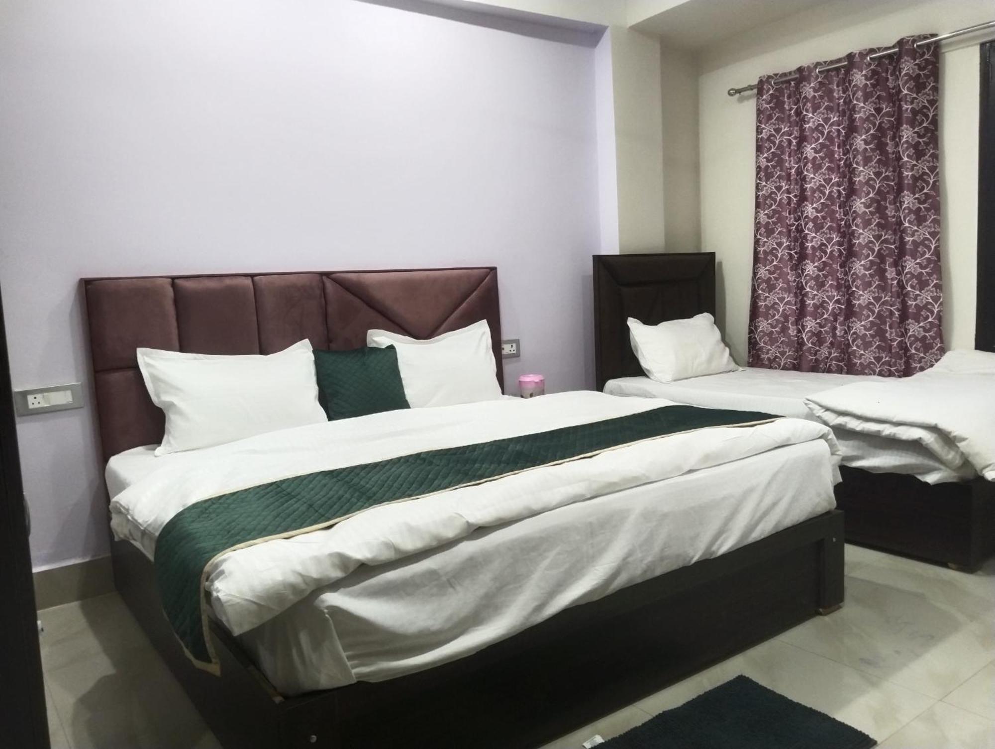 Dixit Residency Hotel Vrindāvan Екстериор снимка