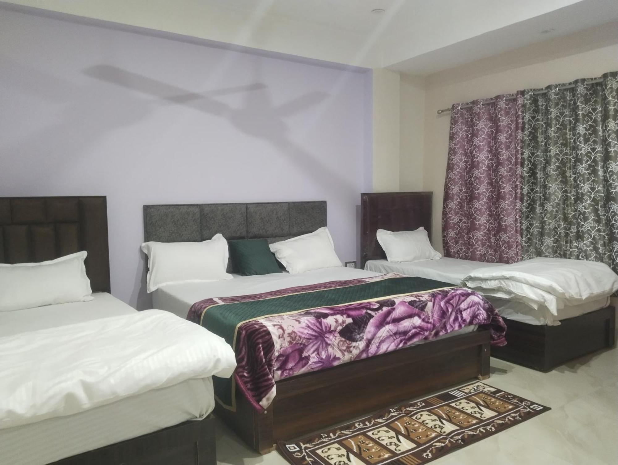 Dixit Residency Hotel Vrindāvan Екстериор снимка