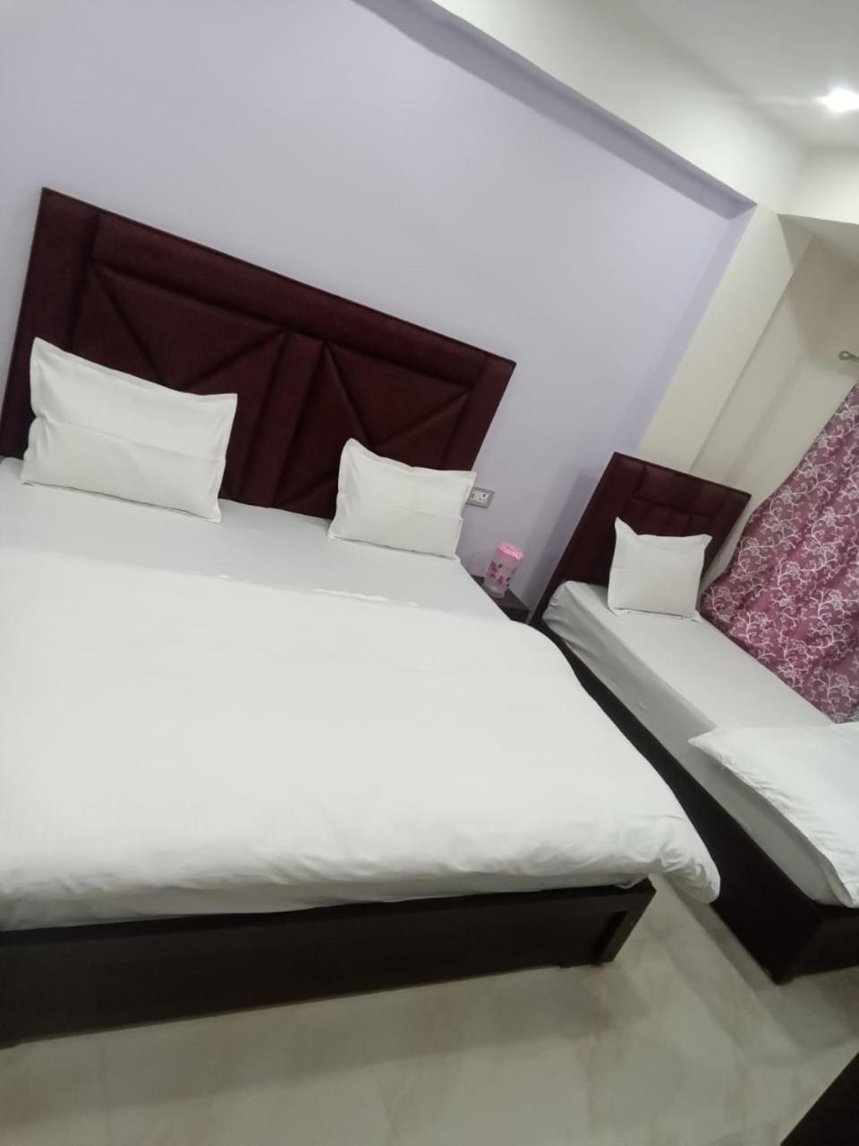 Dixit Residency Hotel Vrindāvan Екстериор снимка