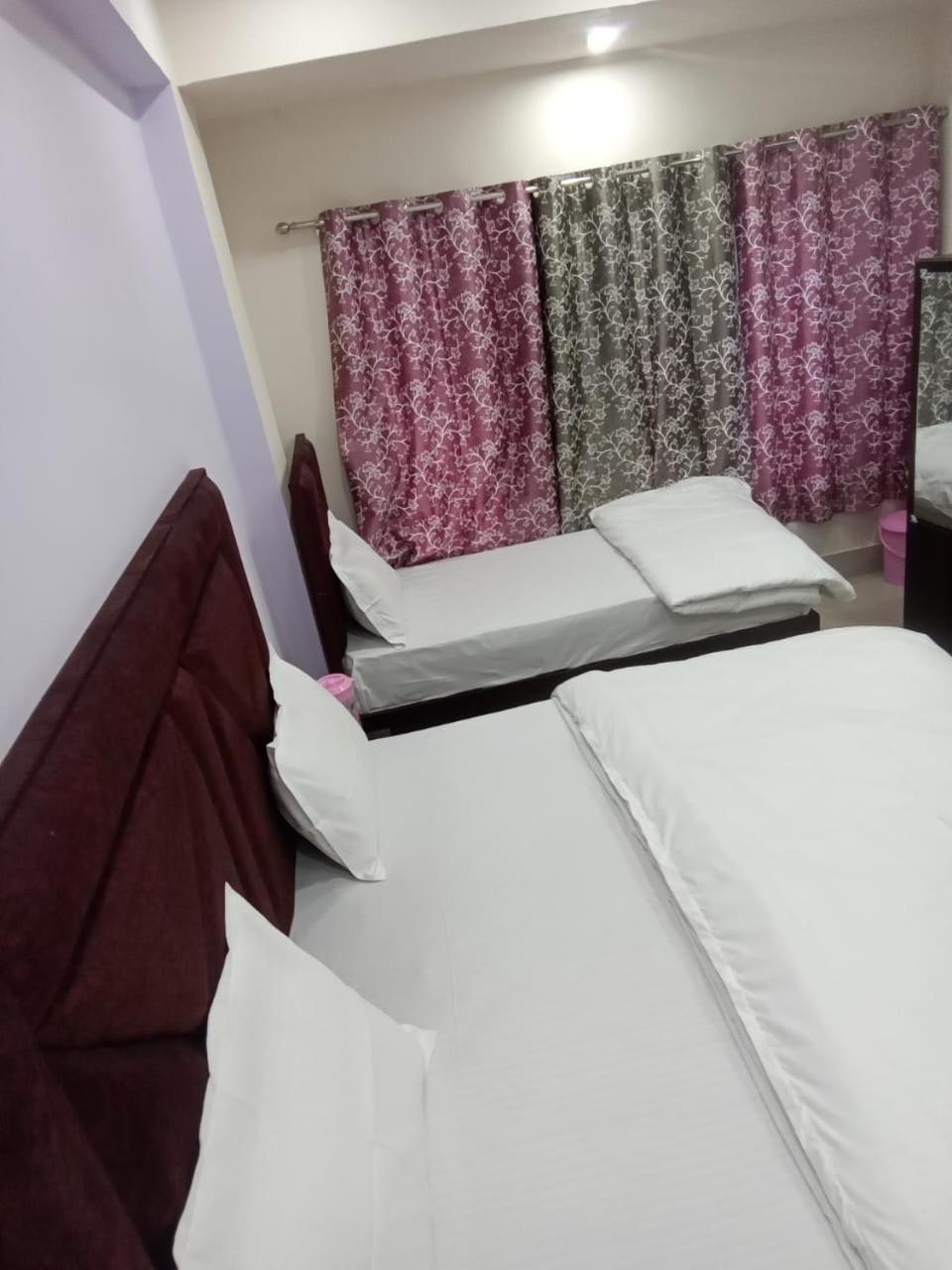 Dixit Residency Hotel Vrindāvan Екстериор снимка