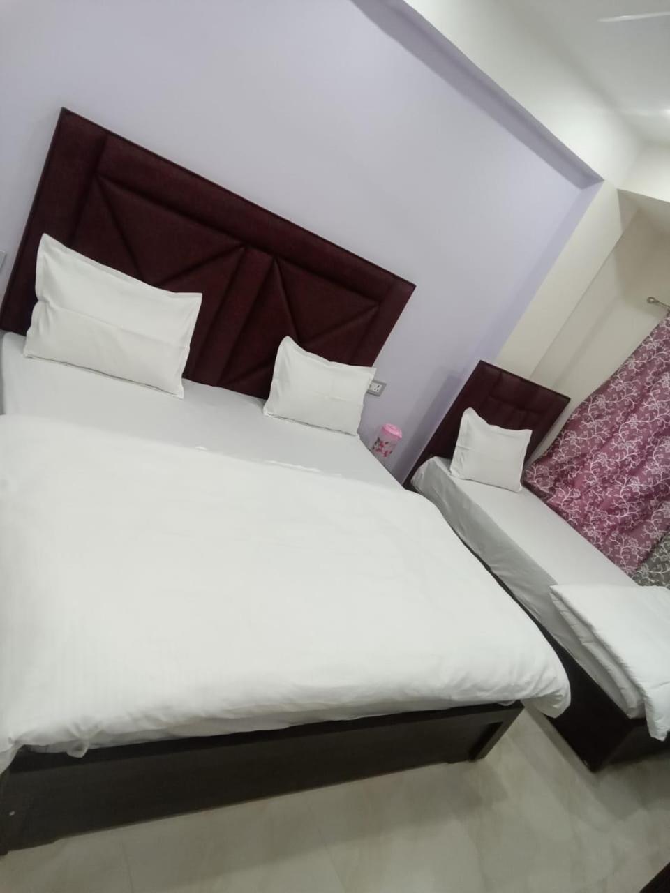 Dixit Residency Hotel Vrindāvan Екстериор снимка